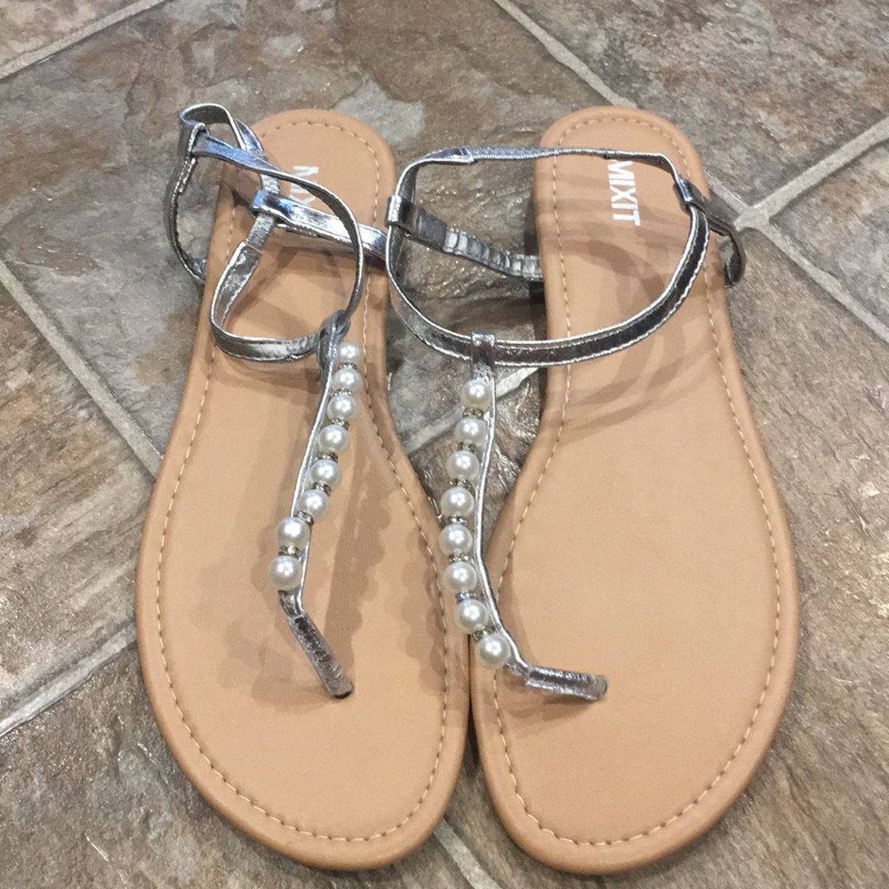 NWOT Mix It Sandals - True to Size